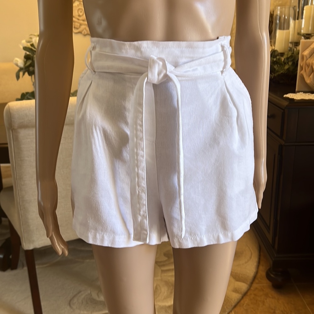 SIMPLY BLESSED WHITE LINEN SHORTS